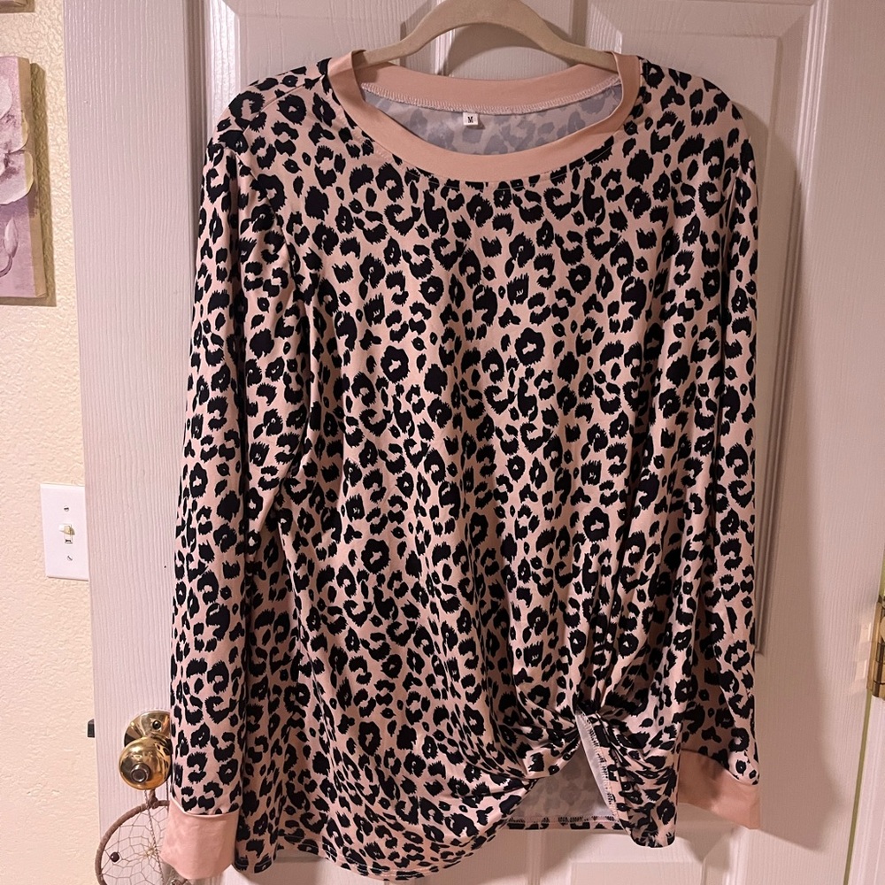 Leopard Print Long Sleeve Top